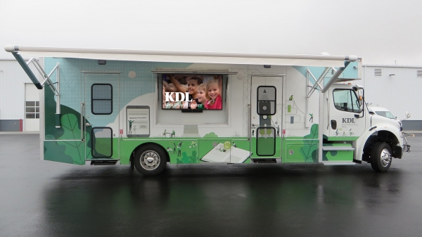 Bookmobile Comes to Streams of Hope!